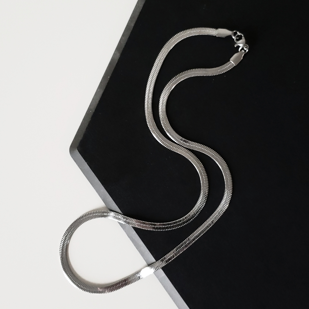 NEW 4MM Stainless Steel Silver Flat Herringbone Snake Chain Necklace - Picture 4 of 9